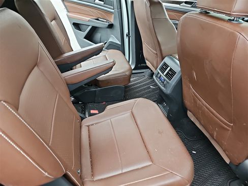 Used 2023 Volkswagen Atlas SE w/ Panoramic Sunroof Package image 11