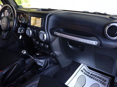 Used 2016 Jeep Wrangler Sahara w/ Mopar Chrome Edition Group image 25