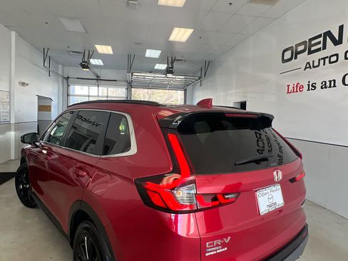Used 2023 Honda CR-V Sport Touring image 5