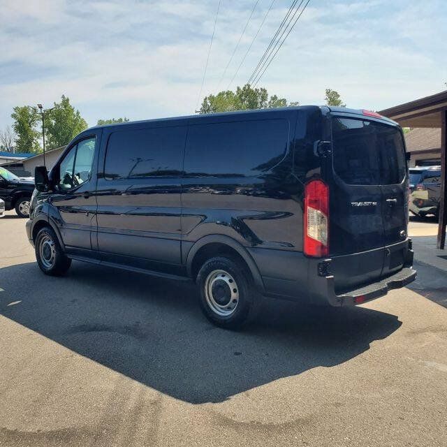 Used 2018 Ford Transit 150 130 Low Roof RWD image 4