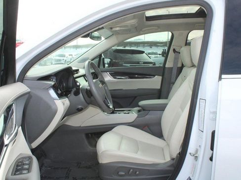 Used 2024 Cadillac XT6 Premium Luxury AWD/4WD image 14