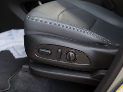 Used 2024 Buick Enclave Essence w/ Sport Touring Edition FWD image 21