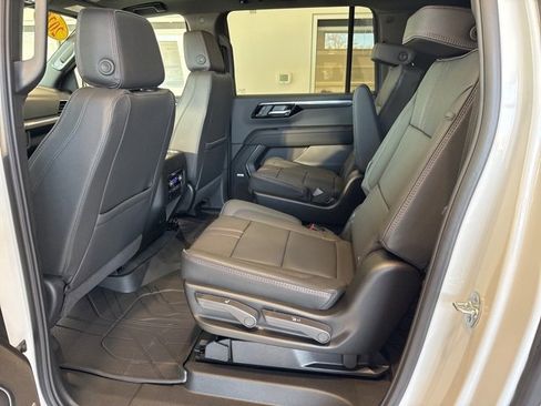 New 2026 Chevrolet Suburban RST image 22