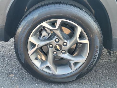 Used 2025 Chevrolet Trax LT FWD image 6