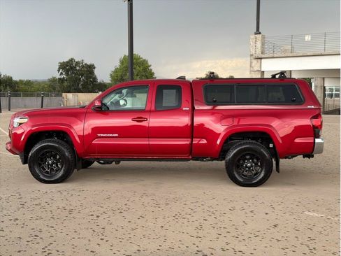 Used 2021 Toyota Tacoma SR5 AWD/4WD image 4