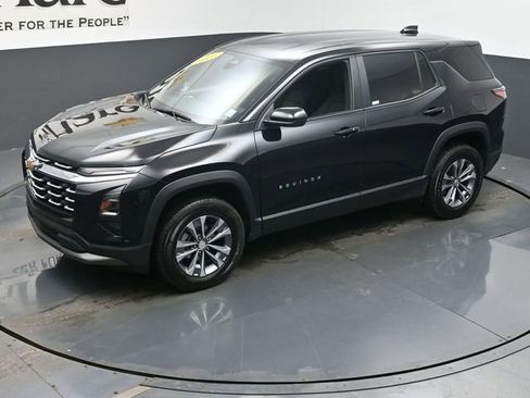 Used 2025 Chevrolet Equinox LT image 44