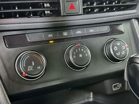 Used 2019 Volkswagen Jetta FWD image 16