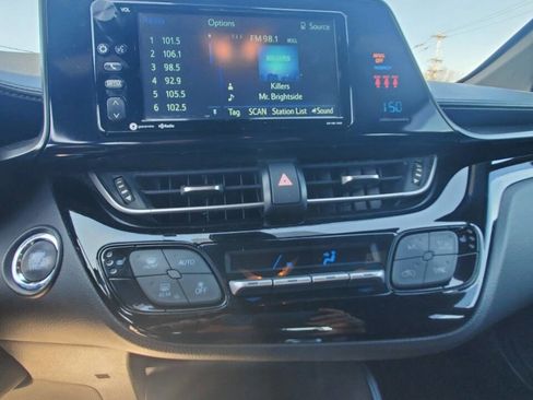 Used 2018 Toyota C-HR XLE image 19