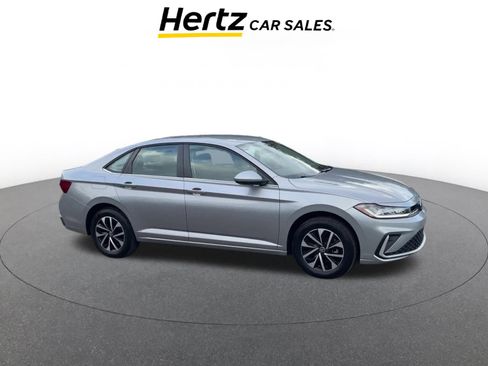 Used 2025 Volkswagen Jetta S image 1