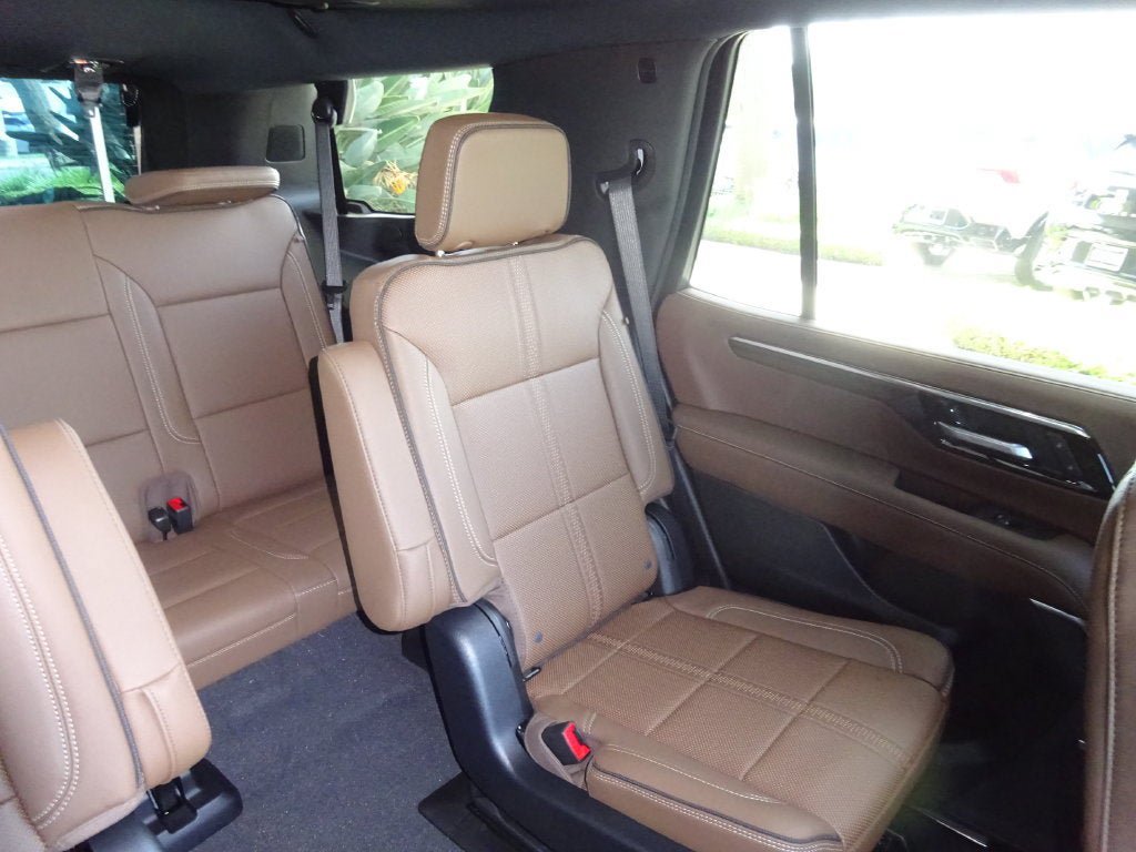 New 2026 Chevrolet Tahoe High Country AWD/4WD image 16
