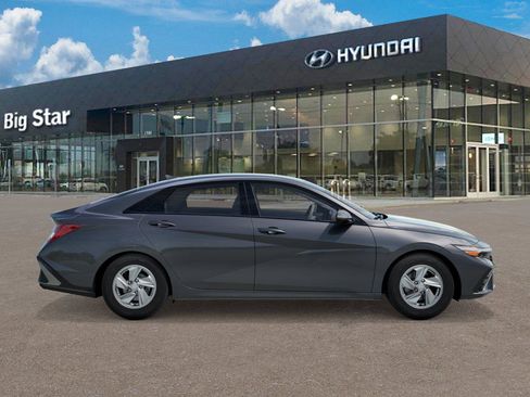New 2026 Hyundai Elantra SE FWD image 7