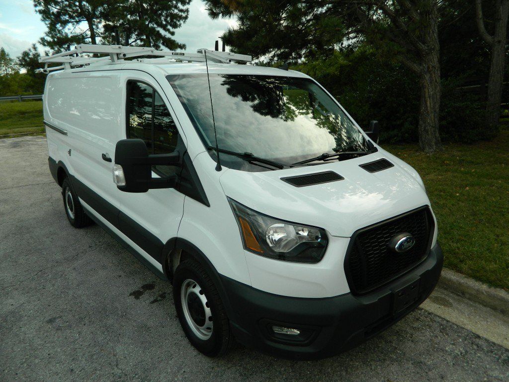 Used 2023 Ford Transit 250 Low Roof RWD image 3