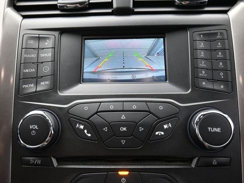 Used 2018 Ford Fusion SE image 4