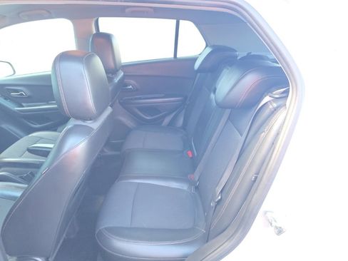 Used 2022 Chevrolet Trax LT FWD image 23