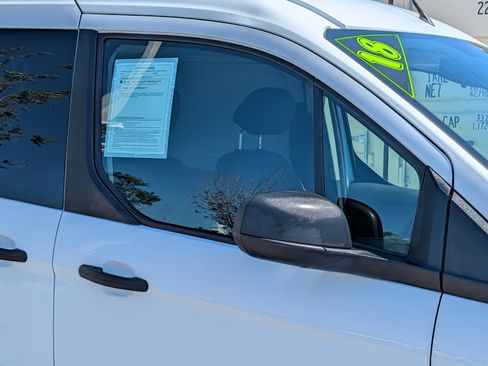 Used 2018 Ford Transit Connect XLT image 10