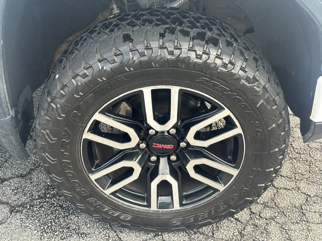Used 2023 GMC Sierra 1500 AT4 w/ Technology Package AWD/4WD image 12