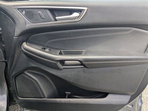 Used 2024 Ford Edge Titanium image 35