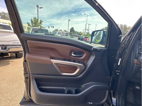 Used 2020 Nissan Titan Platinum Reserve w/ Moonroof Package AWD/4WD image 15
