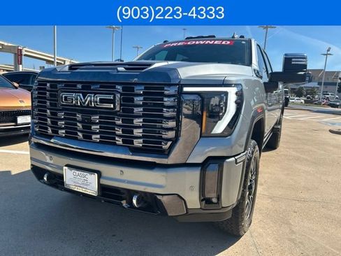 Used 2024 GMC Sierra 2500 Denali Ultimate AWD/4WD image 5