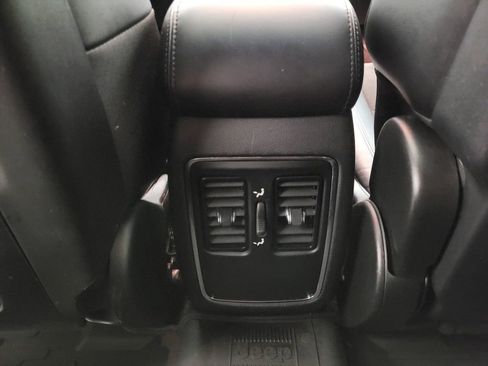 Used 2020 Jeep Grand Cherokee Laredo w/ Quick Order Package 2BN North image 41