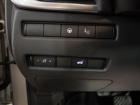 Used 2021 Nissan Rogue Platinum AWD/4WD image 14