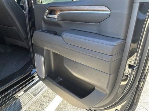 Used 2023 Chevrolet Silverado 1500 High Country w/ Technology Package image 24