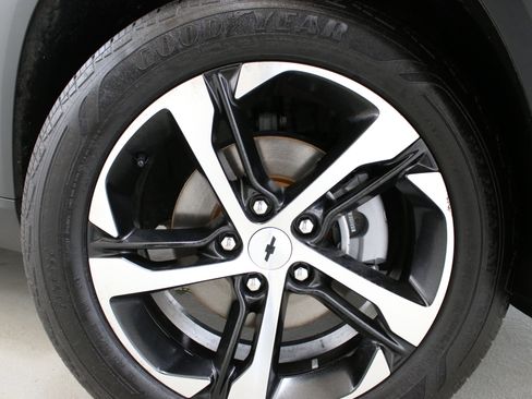 Used 2024 Chevrolet Trax RS w/ Driver Confidence Package image 32