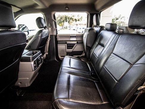 Used 2017 Ford F250 XLT w/ XLT Premium Package image 39