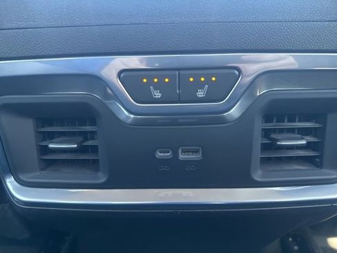 Used 2022 Chevrolet Silverado 1500 LTZ AWD/4WD image 26