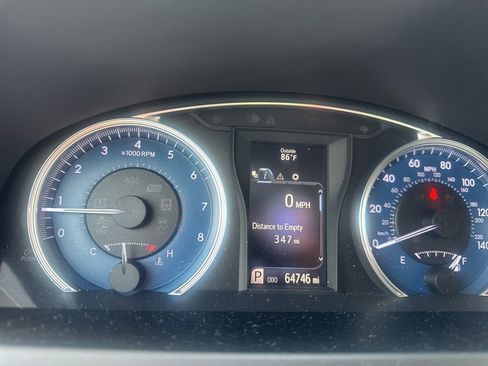 Used 2017 Toyota Camry LE FWD image 13