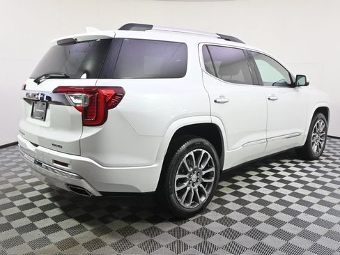 Used 2023 GMC Acadia Denali w/ Denali Ultimate Package AWD/4WD image 7