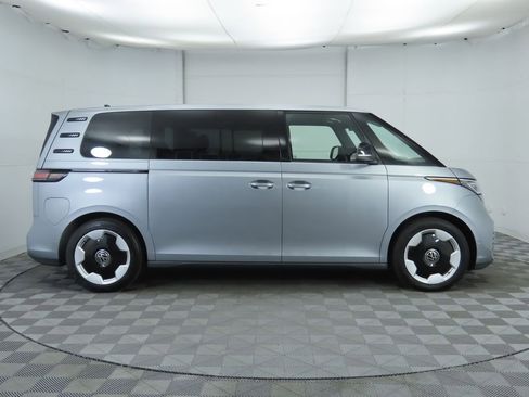 New 2025 Volkswagen ID. Buzz Pro S Plus image 4