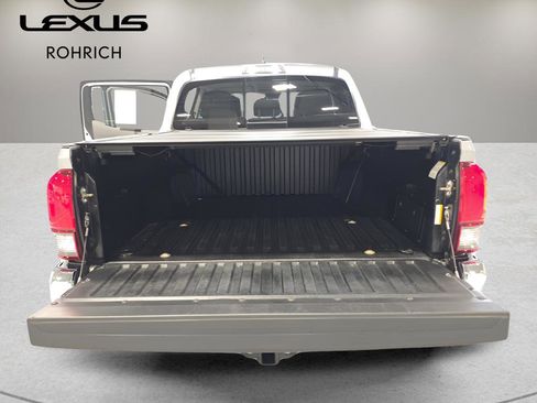 Used 2019 Toyota Tacoma Limited image 17