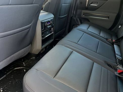 Used 2024 GMC Hummer EV 2X w/ Extreme Off-Road Package image 12