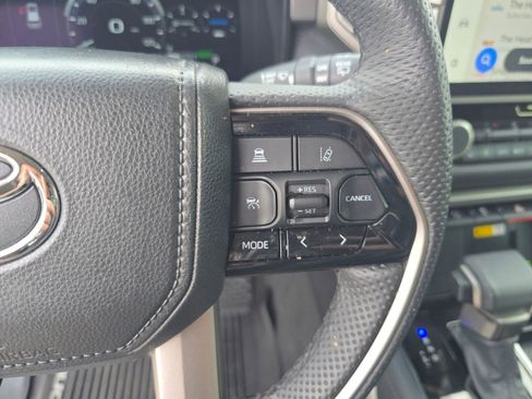 Used 2024 Toyota Sequoia Limited image 23