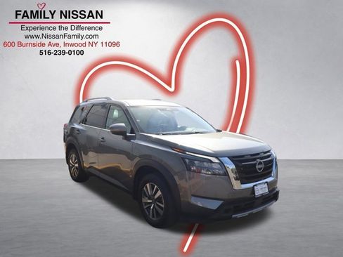 Certified 2025 Nissan Pathfinder SL w/ Cargo Package AWD/4WD image 1