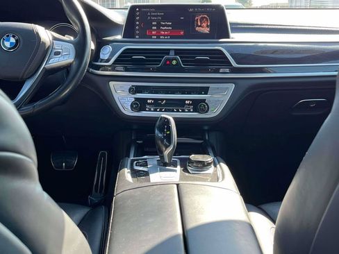 Used 2019 BMW 750i xDrive w/ Executive Package AWD/4WD image 3