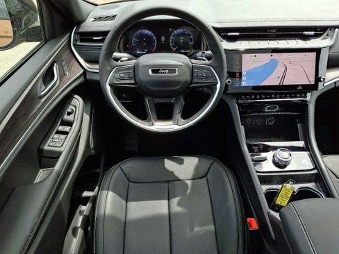 New 2026 Jeep Grand Cherokee Limited AWD/4WD image 7