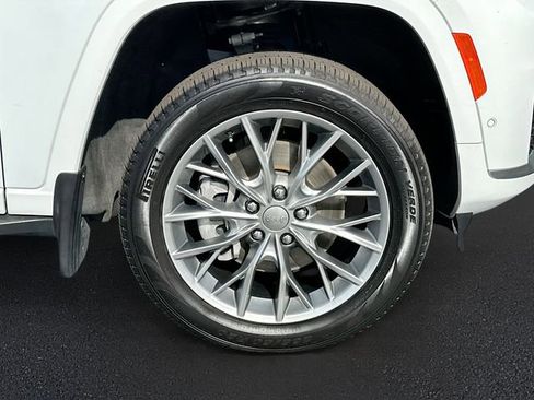 Used 2024 Jeep Grand Cherokee L Summit w/ Advanced Protech Group IV AWD/4WD image 35