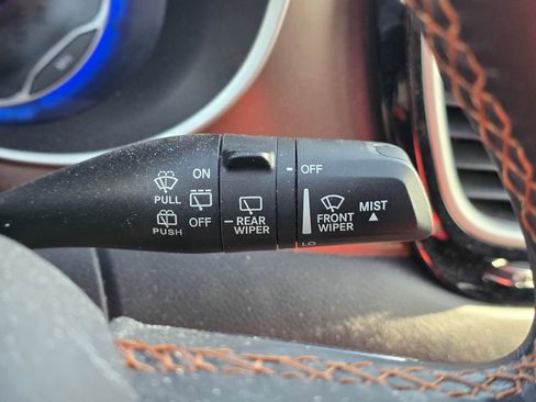 Used 2017 Chrysler Pacifica Touring-L image 22