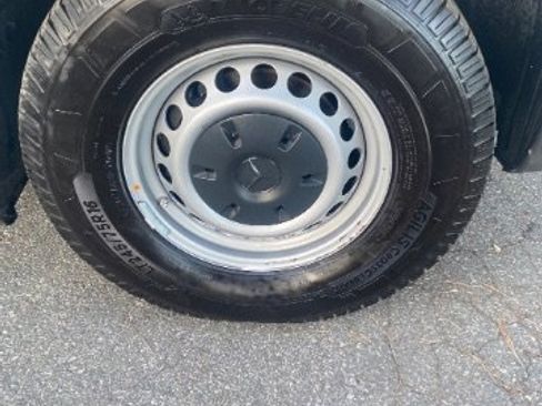 Used 2022 Mercedes-Benz Sprinter 2500 image 24