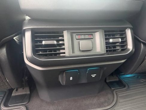 Used 2025 Ford F150 Raptor AWD/4WD image 13