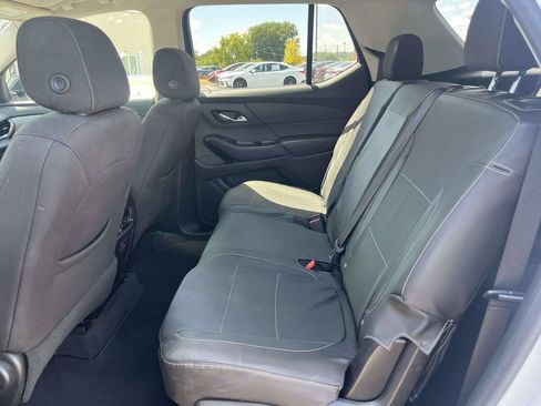Used 2020 Chevrolet Traverse LS FWD image 11