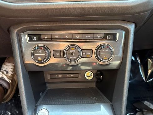 Used 2021 Volkswagen Tiguan SE w/ Panoramic Sunroof Package AWD/4WD image 13