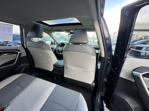 Used 2019 Toyota RAV4 Limited image 20