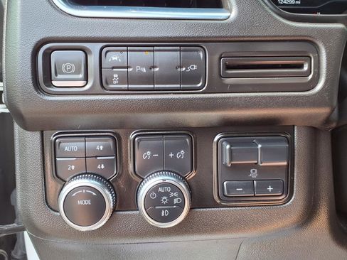 Used 2022 GMC Yukon XL SLE w/ Max Trailering Package image 11