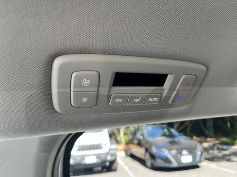 Used 2026 Kia Carnival FWD image 24