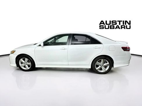 Used 2010 Toyota Camry SE FWD image 4