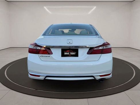 Used 2017 Honda Accord EX-L image 4