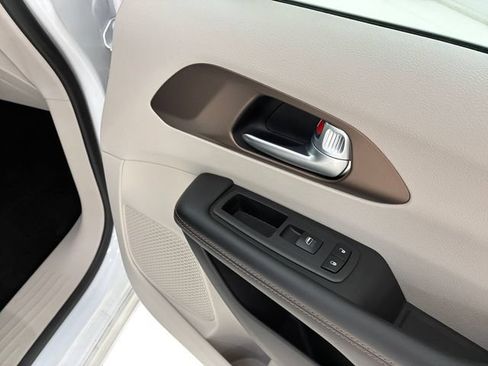 Used 2018 Chrysler Pacifica Touring-L w/ Advanced Safetytec Group FWD image 15